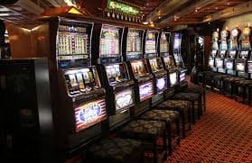 Dealer VIP Roulette kami berkomunikasi dalam bahasa Indonesia dan memandu setiap putaran dengan profesional
